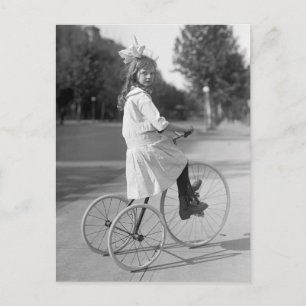 Carte Postale Antique fille à tricycle, 1913