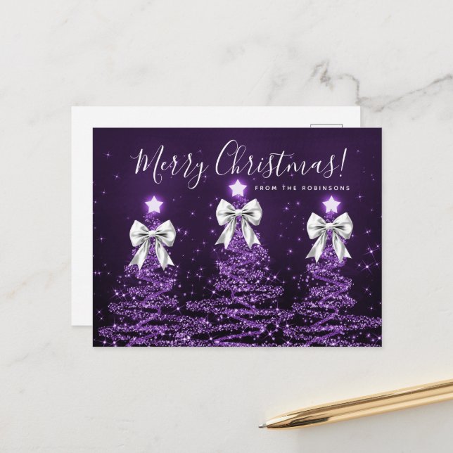 Carte Postale Arbres de Noël violets de vacances élégants Rubans (Devant/Arrière en situation)