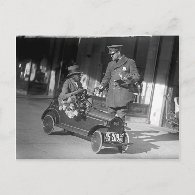 Carte Postale Arrêt de circulation d'une voiture à pédales, 1922 (Devant)