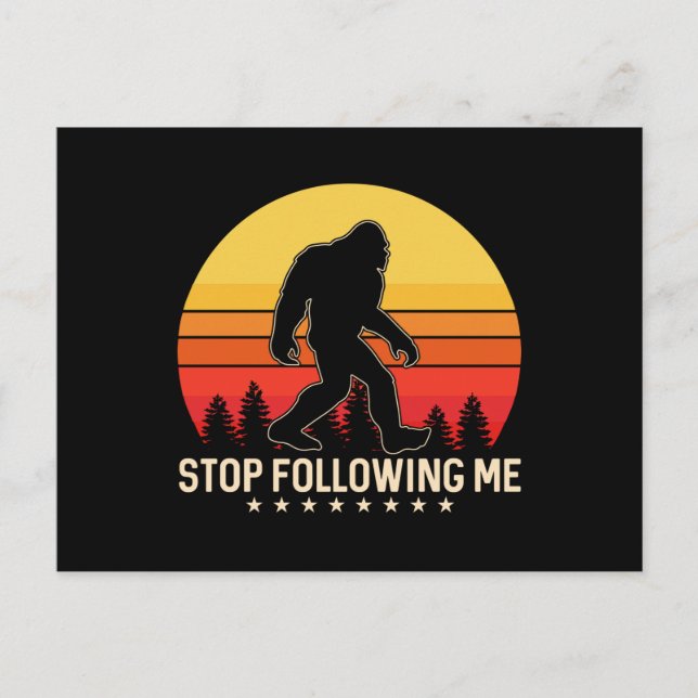 Carte Postale Arrêtez de me suivre | Design rétro Bigfoot (Devant)