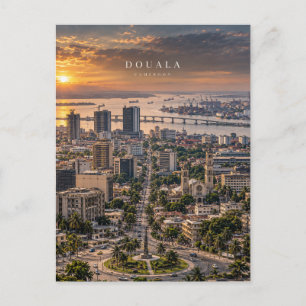 Carte Postale Art cinématique monochrome de la ville de Douala