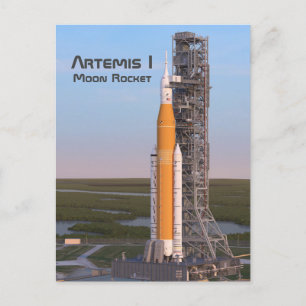 Carte Postale Artemis Une Lune Rocket sur Pad