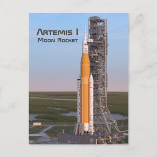 Carte Postale Artemis Une Lune Rocket sur Pad
