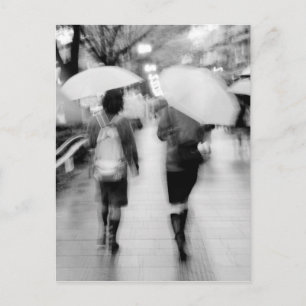 Carte Postale Asie, Japon, Tokyo. Jeunes femmes et parapluies.