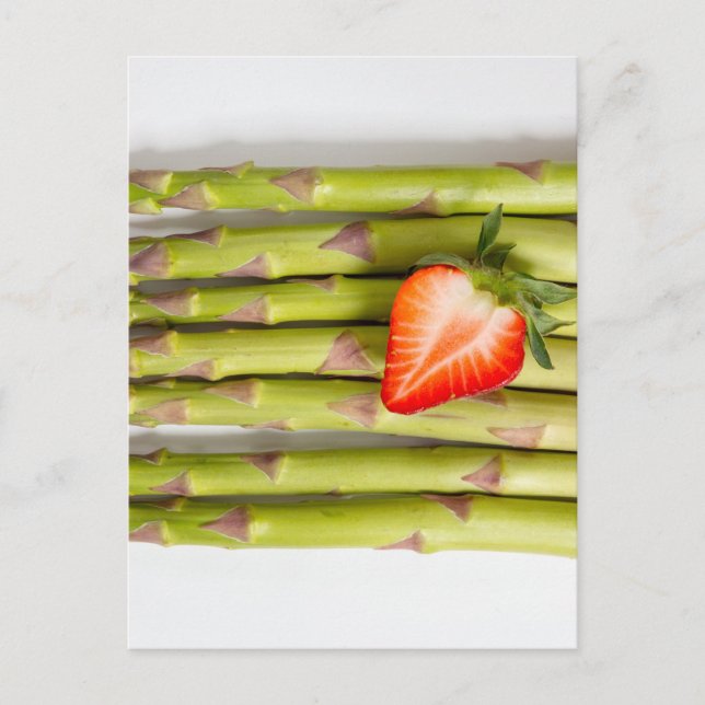Carte Postale Asperges vertes avec fraises vue supérieure (Devant)