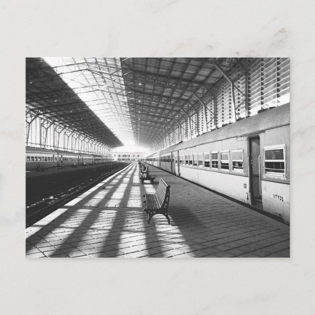 Carte Postale Assouan Egypte, Intérieur de la gare du barrage d' (Devant)