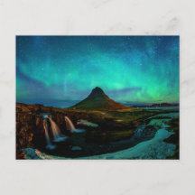 Aurora Borealis À La Montagne Kirkjufell En Island