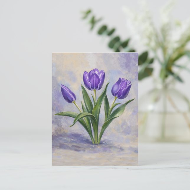 Carte postale aux tulipes violettes (Debout devant)