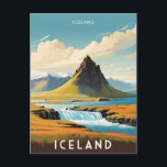 Carte Postale Aventure islandaise rétro Islande<br><div class="desc">Préparez-vous à puiser dans votre âme d'explorateur avec cette carte postale funky ! Cette illustration rétro capture les paysages à couper le souffle et le charme unique de l'Islande dans un style vintage. C'est le moyen idéal de partager vos aventures islandaises (ou de susciter l'envie de voyager !) avec une...</div>