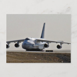 Carte Postale avion de transport routier à l'aéroport