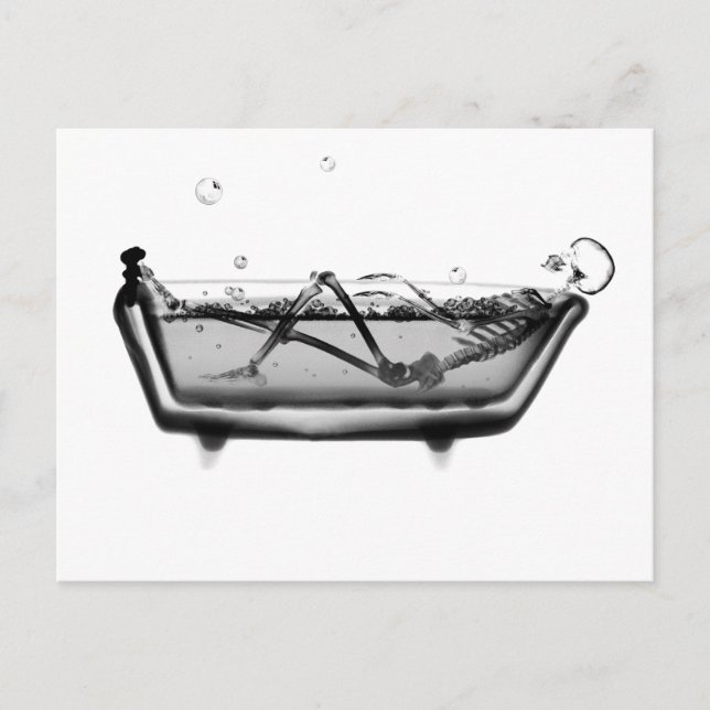 Carte Postale B&W X-Ray Skeleton dans Bath Tub (Devant)