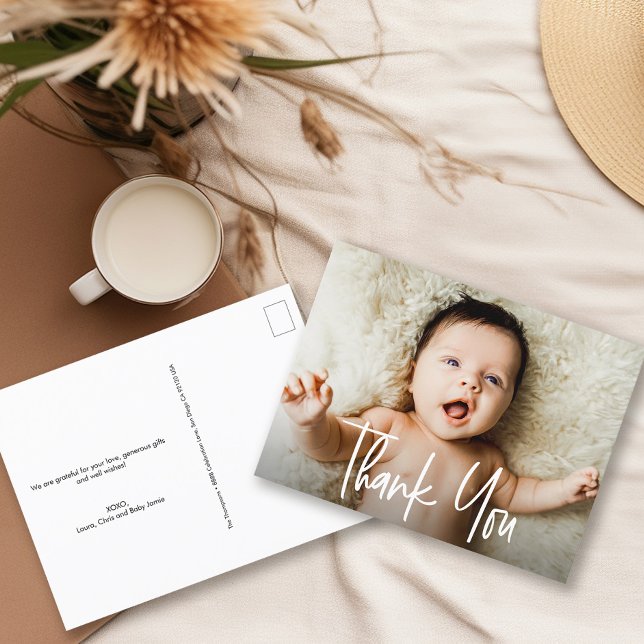 Carte Postale Baby shower photo horizontal du script de traiteme (Modern Handlettering thank you script baby photo postcard.)