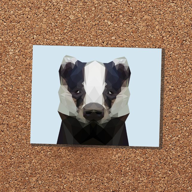 Carte Postale Baguette géométrique mignonne (Postcard with a flat blue background and a cute geometric illustration of a baby badger)