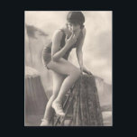 Carte Postale Balade vintage Beauté Flapper Portraits de filles<br><div class="desc">flappers, femmes en lingerie, femmes en casquette, fourrures et maillots de bain. assortiment Extraordinaire de vêtements vintages, coiffures et styles photographiques. N'hésitez pas à ajouter votre propre texte à ces belles photos. Parfait pour la Fête des Mères, Pâques, Mariages, Fêtes des mariées, Cartes de Remerciements, Anniversaires ou à tout moment....</div>