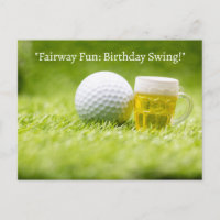 Balle de golf sur de l'herbe verte pour l'annivers