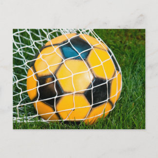 Carte Postale Balle de soccer jaune et noir sur le Net