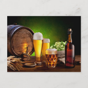 Carte Postale Baril de bière avec verres de bière sur une table