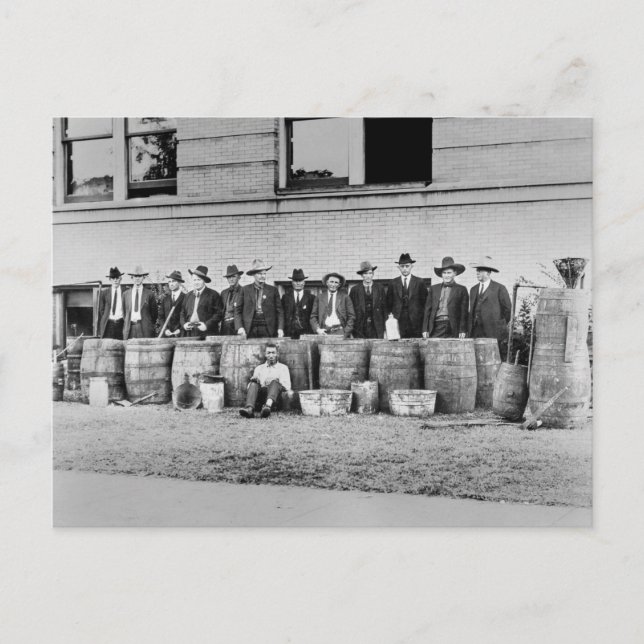 Carte Postale Barils de Bootleg Liquor, 1922 (Devant)
