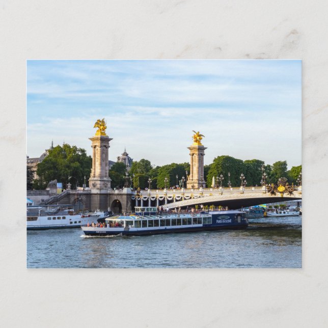Carte Postale Bateau de tourisme passant sous Pont Alexandre III (Devant)