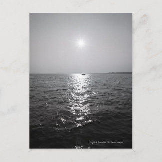 Carte Postale Bateau éloigné sur l'océan