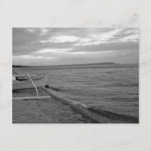 Carte Postale Bateau Noir & Blanc Par Seashore Vagues Douces
