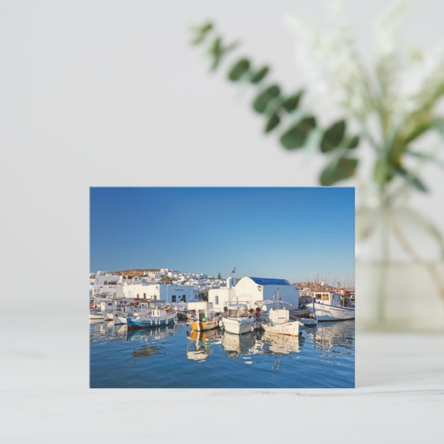 Carte Postale Bateaux au port de Naousa dans l'île de Paros Grèc (Debout devant)
