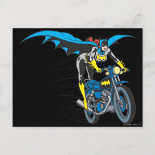 Carte Postale Batgirl sur batterie