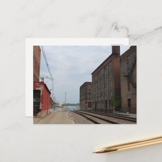 Carte Postale Bâtiments et voies ferroviaires à Burlington, Iowa (Devant/Arrière en situation)