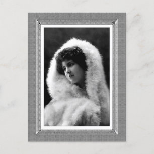 Carte Postale Beauté vintage - Beauté douce - en noir et blanc