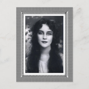 Carte Postale Beauté vintage - Femme mystère - en noir et blanc