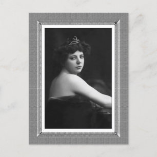 Carte Postale Beauté vintage - Tiara - en noir et blanc