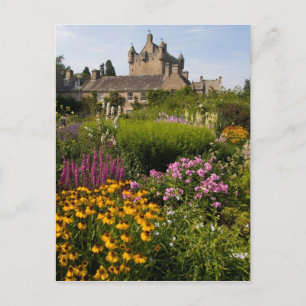 Carte Postale Beaux jardins et célèbre château en Ecosse