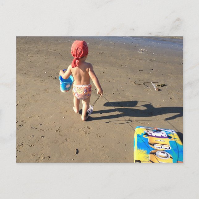 Carte Postale Bébé sur la plage (Devant)