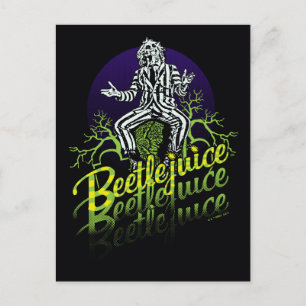 Carte Postale Beetlejuice Sitting on a Tombstone