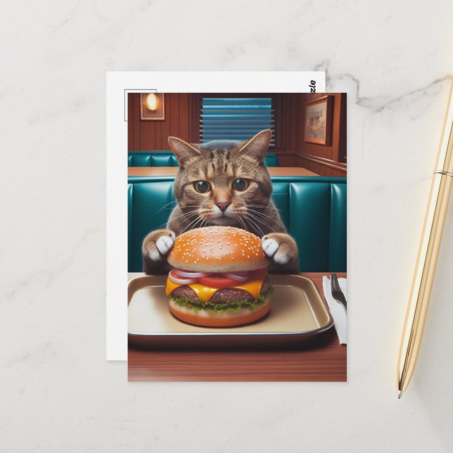 Carte Postale Belle Chat à un dîner avec un Cheeseburger (Devant/Arrière en situation)
