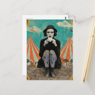 Carte Postale Belle Femme Boit du Thé au Cirque