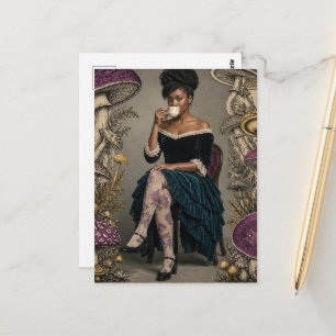 Carte Postale Belle Femme Boit du Thé Violet Rétro Champignons