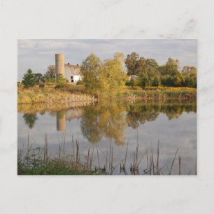 Carte Postale Belle grange reflétée dans l'eau