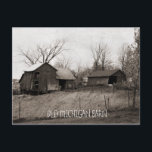 Carte Postale Belle Vieux Michigan Grange<br><div class="desc">Personnalisez le message sur cette belle vieille carte postale de grange du Michigan si vous le souhaitez. Image Copyright Constance McGuire 2003.</div>