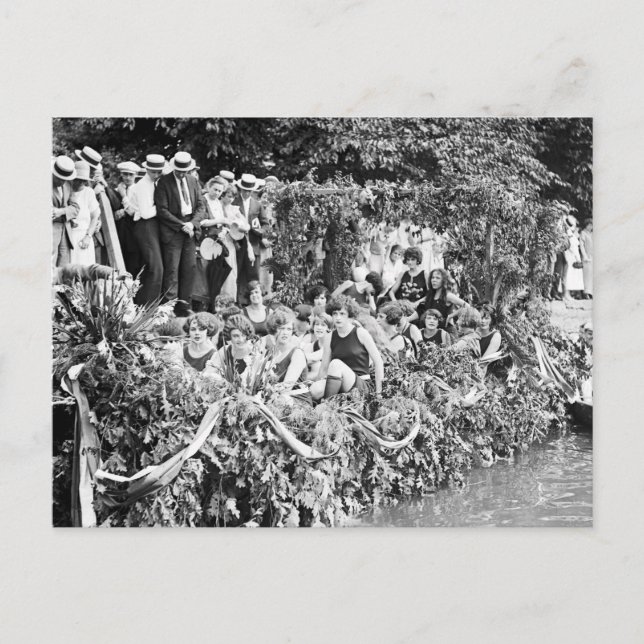 Carte Postale Belles filles de canoë, 1924 (Devant)