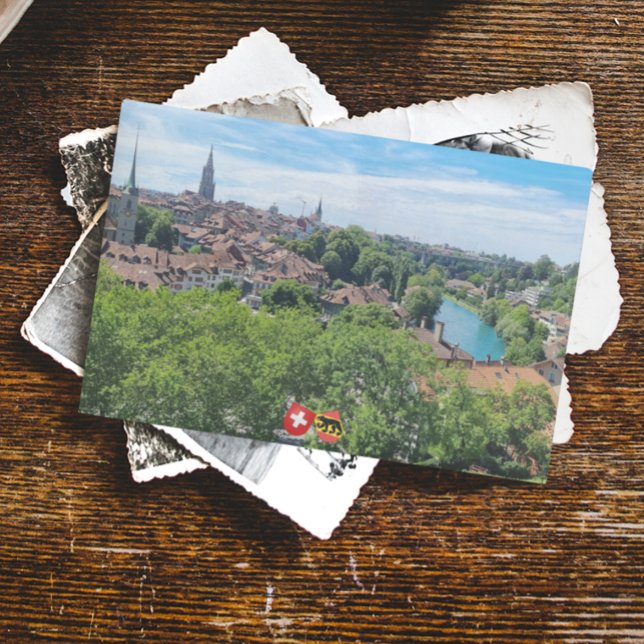 Carte Postale Berne, Suisse | Voyages du patrimoine suisse (Scenic postcard featuring the picturesque Old City of Bern)