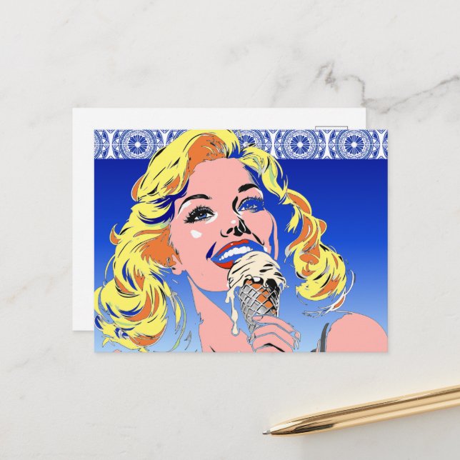 Carte Postale Blonde mangeant une glace dans un style Pop Art co (Devant/Arrière en situation)