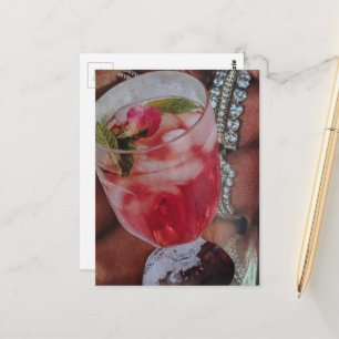 Carte Postale Boisson Rose Délicieuse et Collage de Médias Mixte