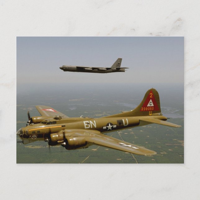 Carte Postale Bombardiers B17G et B52H en vol (Devant)