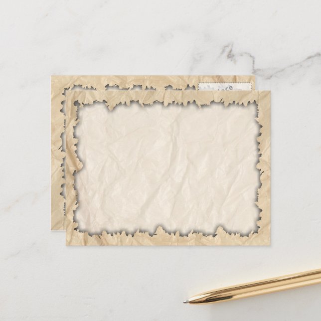Carte Postale Bords déchirés sur papier froissé (Devant/Arrière en situation)