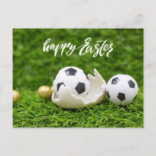 Carte Postale Boule de football avec oeufs Pâques sur herbe vert