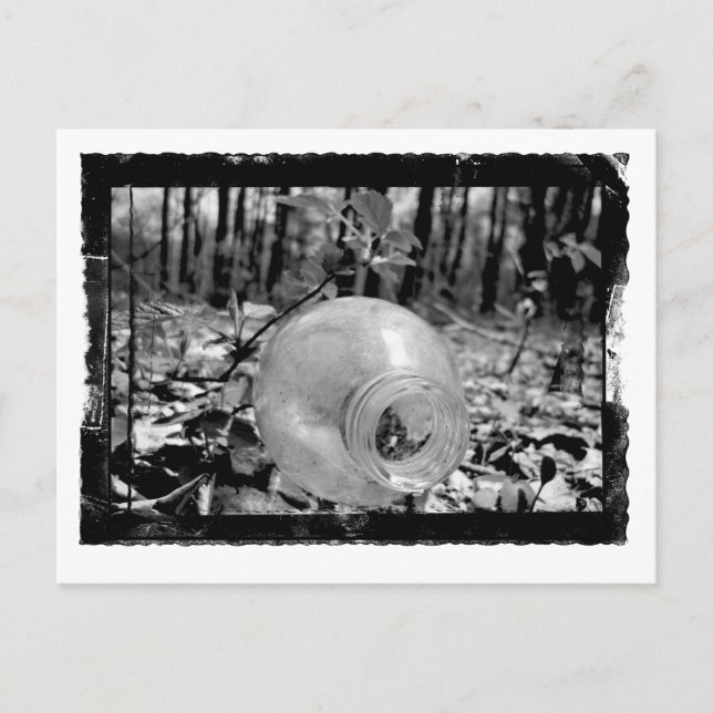 Carte postale Bouteille au sol (Devant)