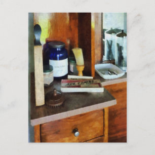 Carte Postale Brosse à raser et boîte à peignes