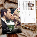 Carte Postale Budget moderne Mariage photo Merci photo<br><div class="desc">Carte postale Mariage photo moderne Elégant à main Lettré Script Merci. Mariage moderne élégant merci modèle de carte postale avec une photo verticale complète sur le devant avec le texte superposé "Merci" dans une police manuscrite de script de typographie en couleur blanche sur l'image. Personnalisez le nom personnalisé et le...</div>