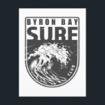 Carte Postale Byron Bay Surf Club Australie Emblem<br><div class="desc">Le Club de Surf Byron Bay est conçu avec une illustration de vague océanique en style badge.</div>